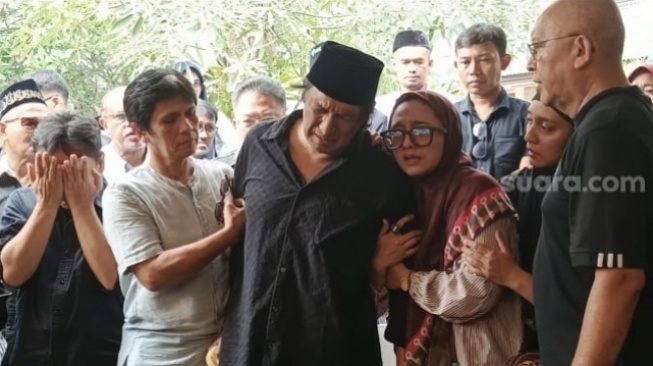 Ikang Fawzi Belum Stabil Usai Marissa Haque Meninggal, Terus Diawasi Anak-Anak