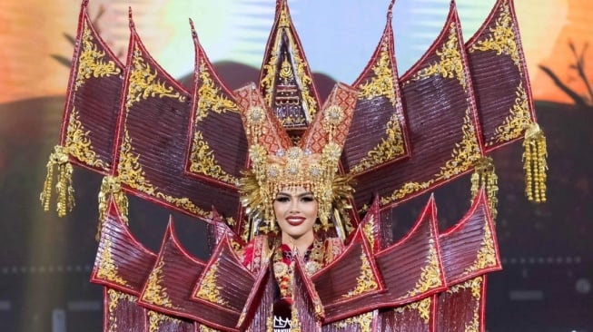 Kostum Nasional Indonesia untuk Miss Grand International 2024. (Instagram/@valdeznova)