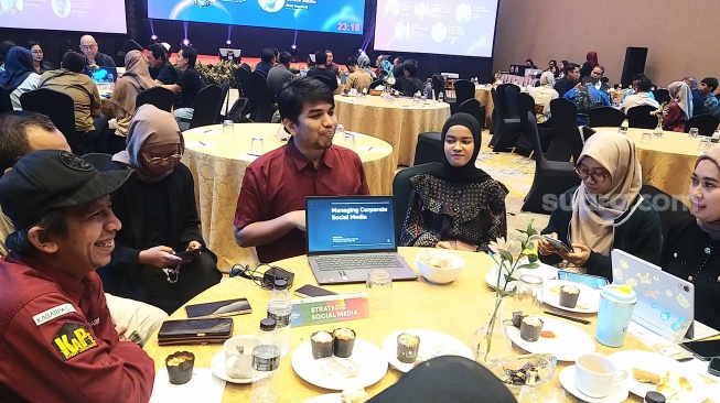 Maftuh Ihsan dalam sesi Coaching Clinic di Local Media Summit 2024. [Suara/Lintang Siltya Utami]