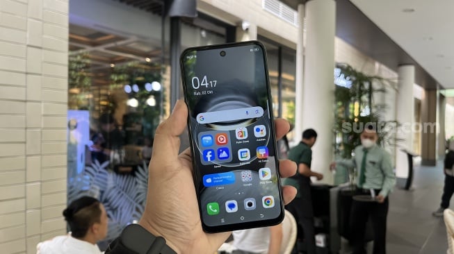 Tecno Spark 30C yang resmi meluncur ke Indonesia, Jumat (4/10/2024). [Suara.com/Dicky Prastya]