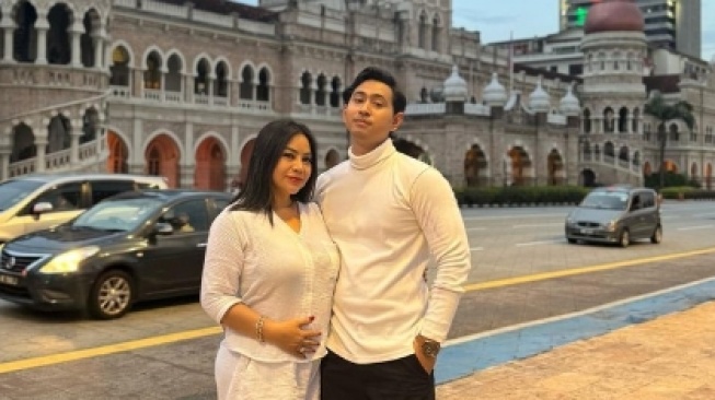 Apa Pekerjaan Edwin Bahari? Brondong Beda 19 Tahun Berani Lamar Anisa Bahar