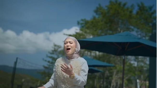 Hits Lagi Setelah Ciinan Bana, Ini Makna Lagu Minang Basarah Ka Garih Tangan