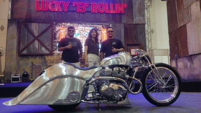 Phoenix, motor custom dengan basis Royal Enfield Super Meteor 650 (Suara.com/Gagah Radhitya)