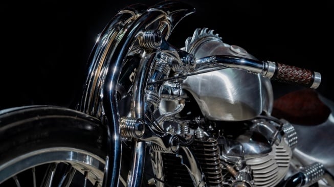 Royal Enfield dan AMS Garage Hadirkan Phoenix di Kustomfest 2024, Motor Unik yang Gunakan Air Suspension