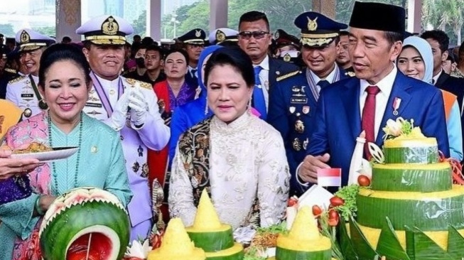 Adu Gaya Kebaya Iriana Jokowi, Titiek Soharto hingga Wulan Guritno di HUT TNI Ke-79: Elegan dan Anggun!