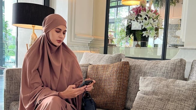 Jejak Digital Paula Verhoeven Ikuti Ajang Modeling Internasional, Publik: Harusnya Sama Sekelas Ardi Bakrie...