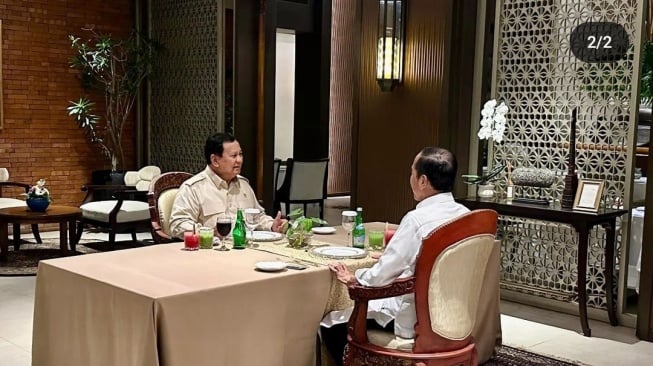 Ngobrol Santai sambil Dinner Bareng Prabowo, Jokowi: Tak Terasa Dua Jam Lebih