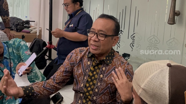 Jokowi Buka Peluang Tak Hadir Di Pelantikan Prabowo Sebagai Presiden, Mensesneg Bilang Begini