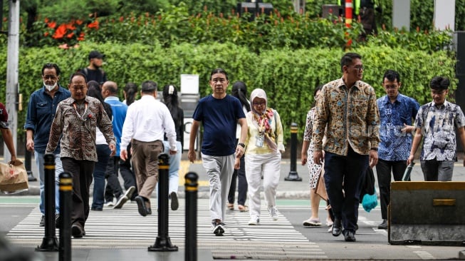 Matahari di Atas Kepala, Warga Jakarta Rasakan Hari Tanpa Bayangan!