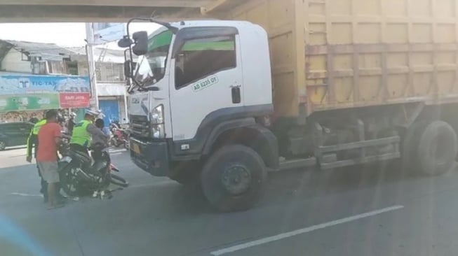 Tragis! Ibu dan Anak Tewas Kecelakaan di Bawah Flyover Palur