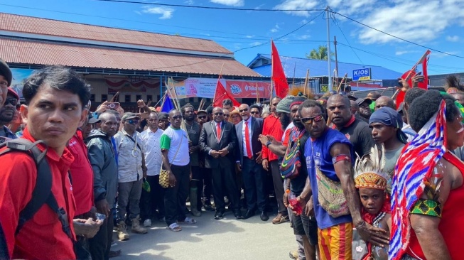 4 Suku di Timika Siap Kawal Meki Nawipa-Deinas Geley untuk Memenangkan Pilkada Papua Tengah