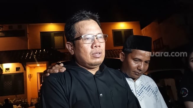 Sambil Nangis, Mantan Tukang Kebun Beberkan Kebaikan Marissa Haque Semasa Hidup: Ibu Gak Pelit