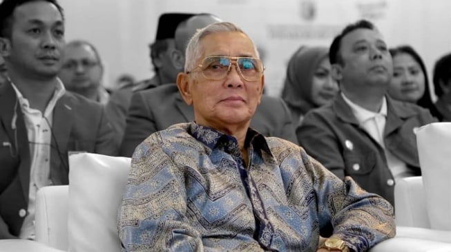 4 Keistimewaan Try Sutrisno yang Sempat Tak Disalami Jokowi, Bisa Menangkal Hujan