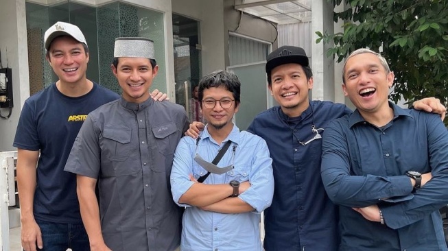 Potret persahabatan Baim Wong dan Dimas Seto. [Instagram/@dimasseto_1]