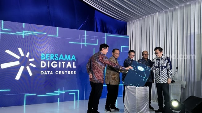 Menkominfo Budi Arie Setiadi resmikan Pusat Data JST1 yang dibangun BDDC di Jatinegara, Jakarta, Rabu (9/10/2024). [Suara.com/Dicky Prastya]