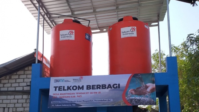 Investasi Masa Depan yang Lebih Sehat, Telkom Salurkan Bantuan Sanitasi Air Bersih