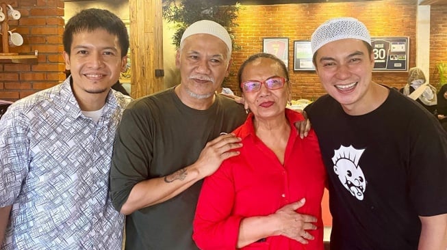 Potret persahabatan Baim Wong dan Dimas Seto. [Instagram/@dimasseto_1]