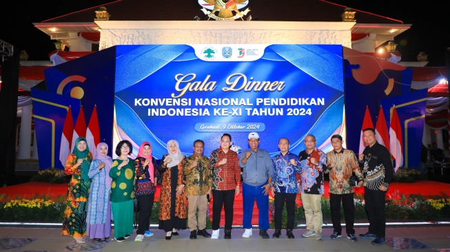Gala Dinner Konaspi Ke-XI Tahun 2024, di halaman Gedung Negara Grahadi Surabaya, Rabu (9/10/2024) malam. (dok: Pemprov Jatim)