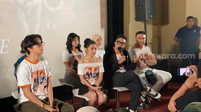 Review Film Bolehkah Sekali Saja Kumenangis, Luka Batin dan Perjuangan Emosional yang Menyentuh Hati