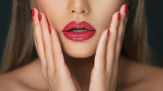 5 Rekomendasi Lip Tint Under Rp50 Ribu, Bibir Merona Gak Harus Mahal!