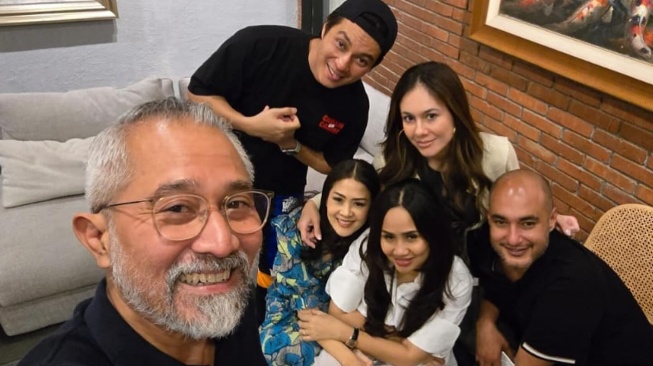 Humble Glam, geng Baim Wong dan Wulan Guritno. [Instagram/@baimwong]
