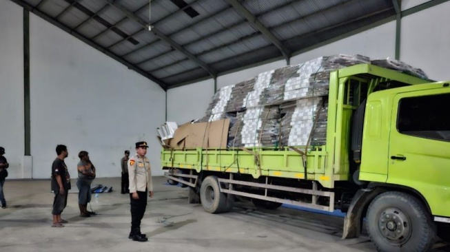 Ribuan Kotak Suara Pilkada Diamankan di Gudang KPU Samarinda, Logistik Siap 60 Persen