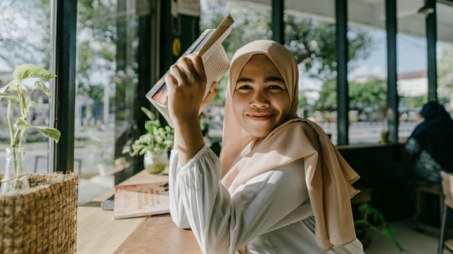 Cocok untuk Caption! 20 Ucapan Menyentuh Hati di Hari Anak Perempuan Internasional