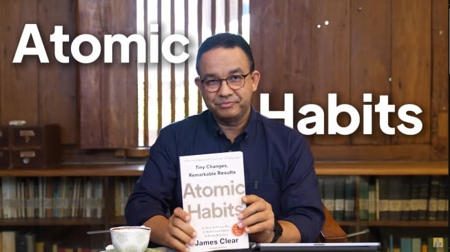 Anies Baswedan review buku Atomic Habits (YouTube/Anies Baswedan)