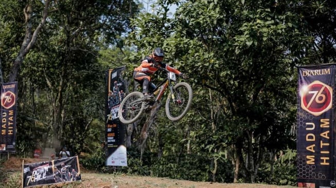 Ajang balap sepeda 76 Indonesian Downhill 2024 segera bergulir di Ternadi Bike Park, Kudus, Jawa Tengah pada 19-20 Oktober 2024. [Dok. Istimewa]