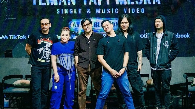 Andre Taulany And Friends Beri Kejutan Spesial untuk Eno NTRL di Panggung AVOrestation 2024