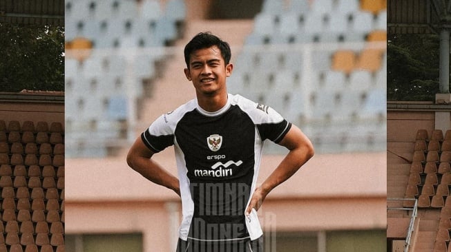 Pemain Timnas Indonesia, Pratama Arhan saat menjalani latihan di Qingdao jelang menghadapi China dalam matchday keempat Grup C putaran ketiga Kualifikasi Piala Dunia 2026 zona Asia, Selasa (15/10/2024). [Dok. PSSI]