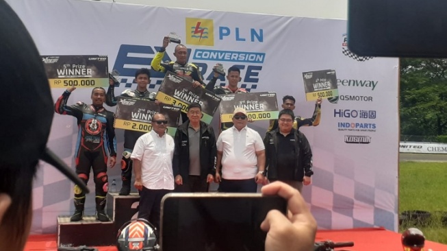 Tommy Salim dan Aan Riswanto Takjub dengan Performa United E-Motor di Sirkuit Sentul