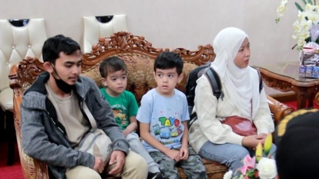 Terjebak Perang Lebanon, Ibu dan 2 Anak Asal Agam Mendarat Selamat di BIM