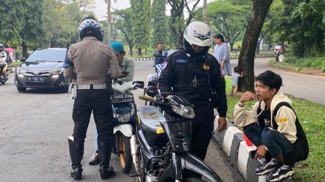 'Cuma ke Warung Depan', Alasan Klasik Pelanggar Lalu Lintas di Malang Tak Pakai Helm