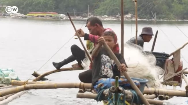 Tangisan Nelayan Manila: Reklamasi Teluk Pangkas Hasil Laut hingga 80%