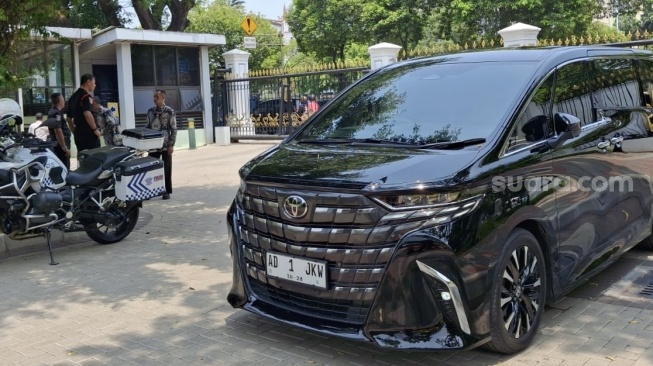 Intip Spesifikasi Toyota Alphard AD 1 JKW: Mobil Mewah untuk Pengantaran Jokowi Pulang ke Solo