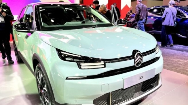 Citroen Perbarui Jajaran Sedan C4 dan C4 X: Tampilan Baru, Fitur Canggih, dan Opsi Elektrifikasi