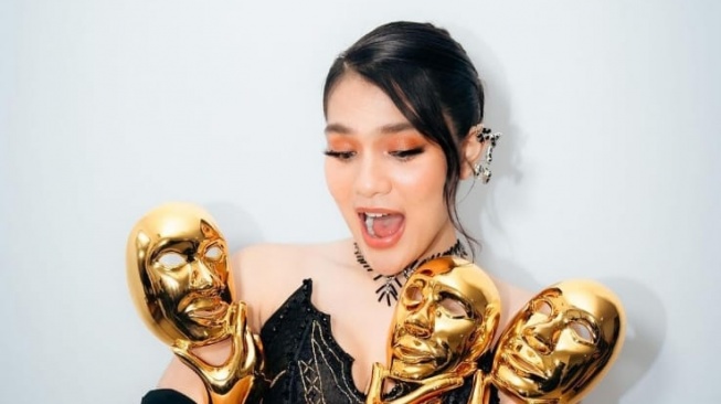 Davina Karamoy borong 3 piala IMA 2024 (Instagram/@davinaakaramoy)