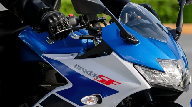 Suzuki Gixxer SF155: Motor Sport Touring yang Iritnya Libas Honda PCX, PP Bandung-Jogja Hanya Sekali Isi BBM