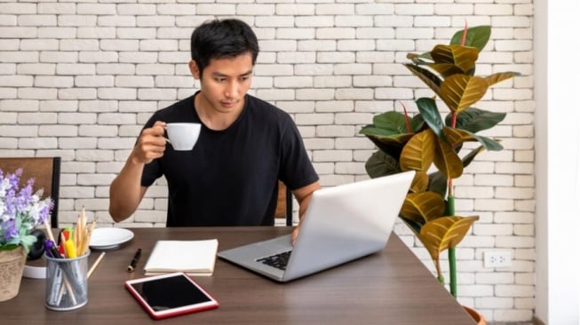 Bisa Dilakukan Sambil Rebahan, Ini Lowongan Kerja Freelance Online dari Rumah