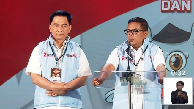 Paslon Cagub dan Cawagub Banten, Andra Soni - Achmad Dimyati Natakusumah (Andra Soni-Dimyati) dalam debat kandidat perdana Pilgub Banten. [Istimewa]