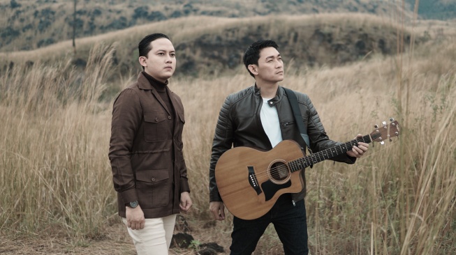 Ajudan Prabowo, Rizky Irmansyah Rilis Lagu "Pernah di Sana" Bareng Ifan Seventeen