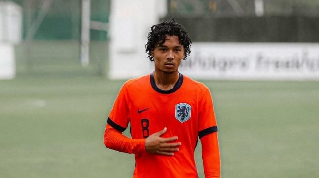 Pemain keturunan Indonesia, Jayden De Guzman saat membela Timnas Belanda kelompok umur. [Dok. Instagram/@jadenguzzi]