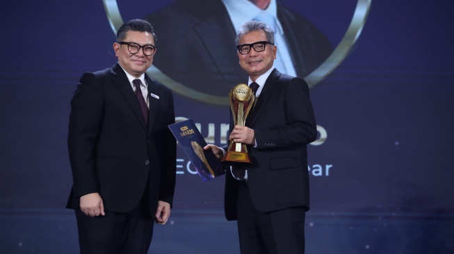 Direktur Utama BRI Dinobatkan Sebagai CEO of The Year, BRI Raih 2 Penghargaan Bergengsi di detikcom Awards 2024