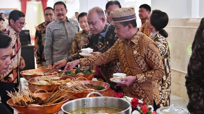 Sejumlah menu masakan tradisional disajikan dalam perjamuan makan siang di Istana Negara, Jumat (18/10/2024). [Foto: Vico - Biro Pers Sekretariat Presiden]