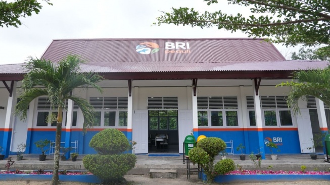 BRI Peduli Ini Sekolahku Bantu Renovasi SDN 001 Sungai Pagar Riau Untuk ...