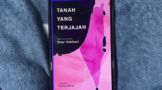 Ulasan Buku Tanah yang Terjajah: Kumpulan Puisi Bernuansa Politik