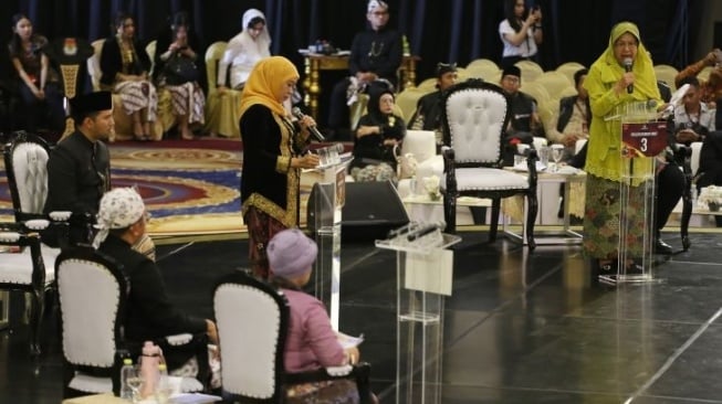 Risma Banyak Bicara Soal Resik-Resik di Debat Pilgub Jatim, Ini Maksudnya