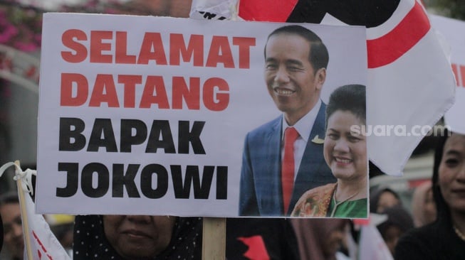 Ada Makan Gratis di Angkringan Sambut Jokowi Pulang Kampung, Netizen: Maunya Omakase