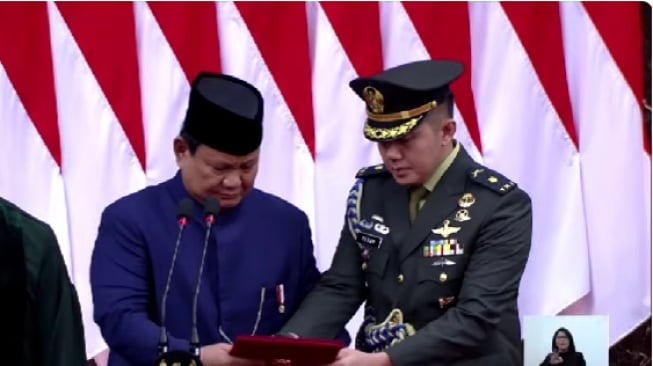 Mayor Teddy di acara Pelantikan Presiden dan Wakil Presiden 2024-2029. (YouTube)